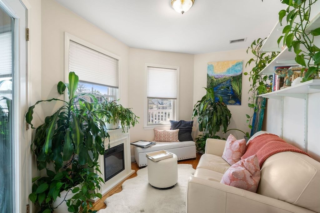 Fireplace, Interior, Living room