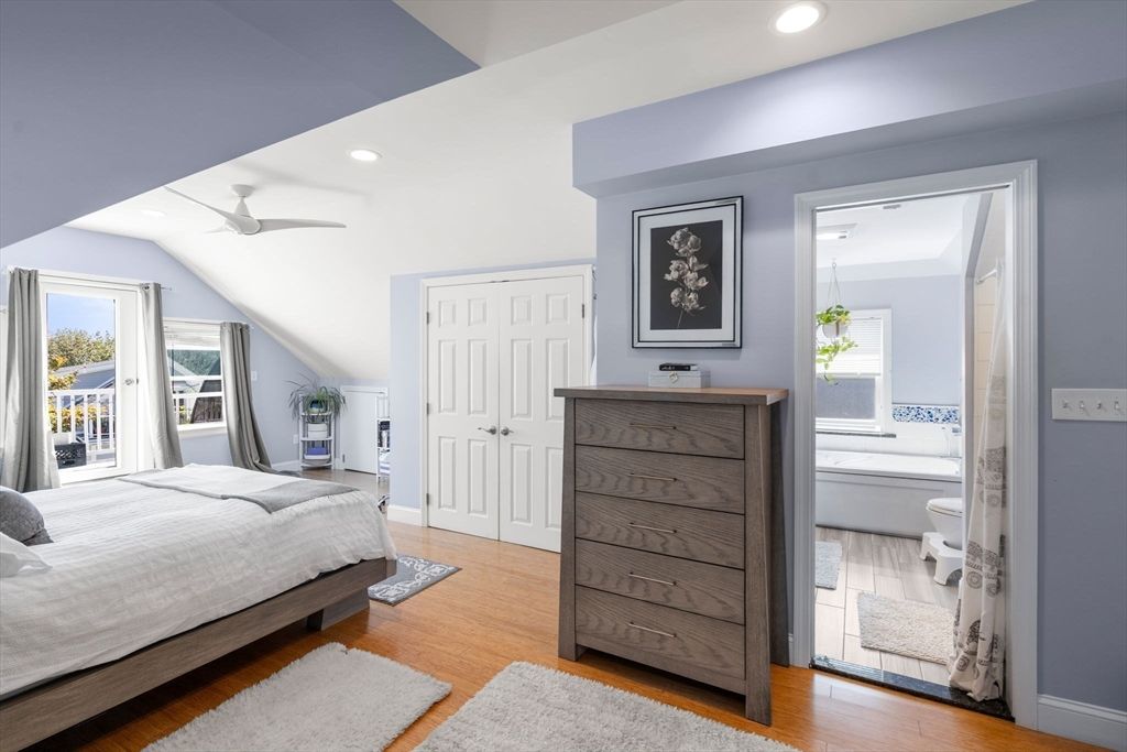 Bathroom, Bedroom, Interior, Recessed Lighting, Wood Texture Flooring