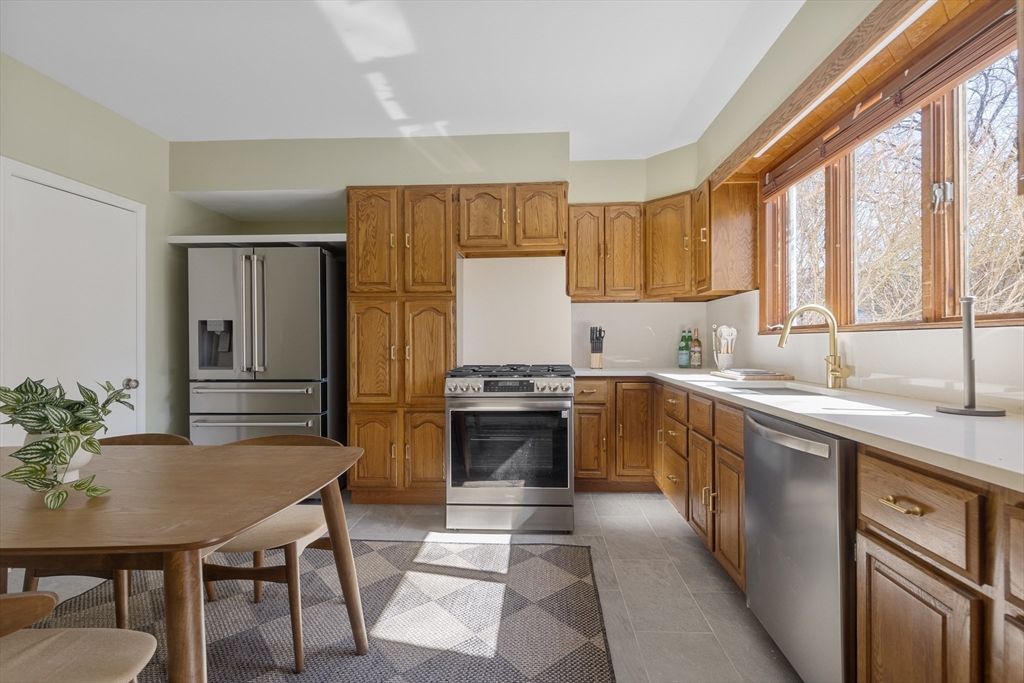Dining room, Interior, Kitchen, Stainless Steel Appliances