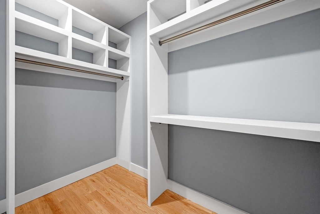 Interior, Walk-in Closets, Wood Texture Flooring