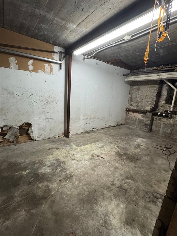 Garage, Interior