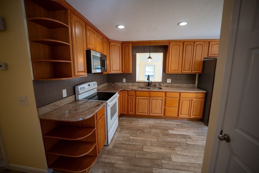Interior, Kitchen, Pendant Lights, Recessed Lighting