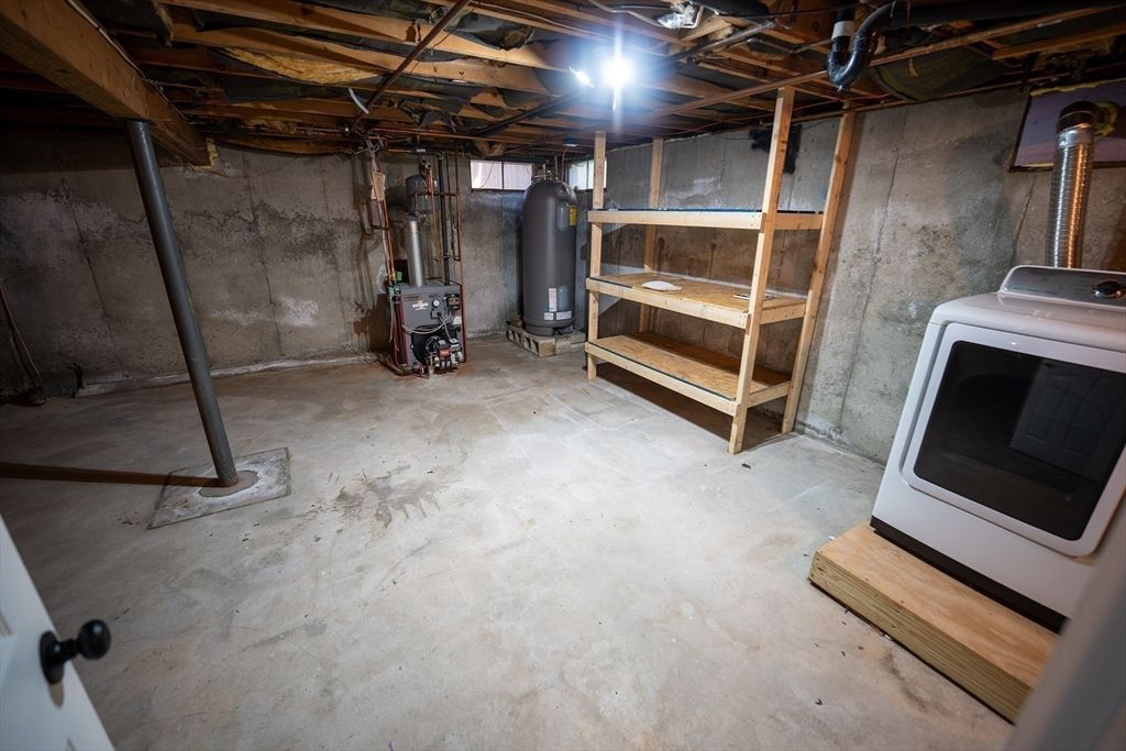 Interior, Washer, Wooden Beams
