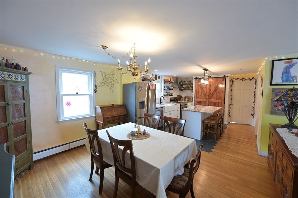 Chandelier, Dining room, Interior, Kitchen, Wood Texture Flooring