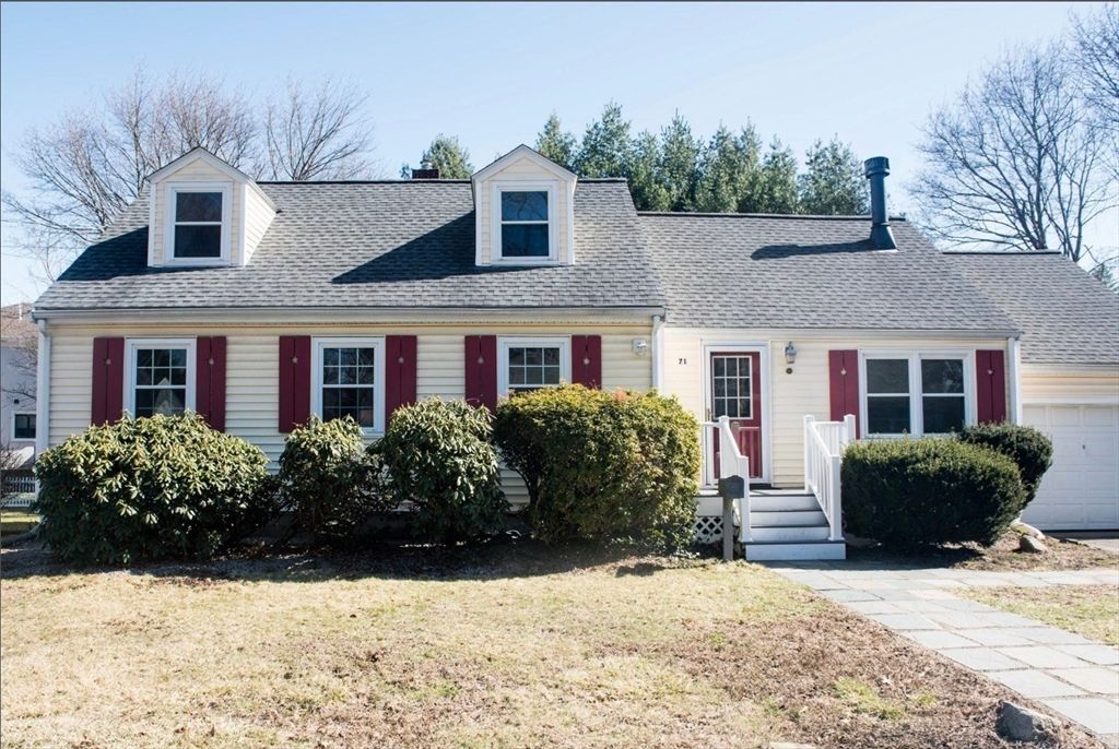 Exterior, Facade, Cape Cod