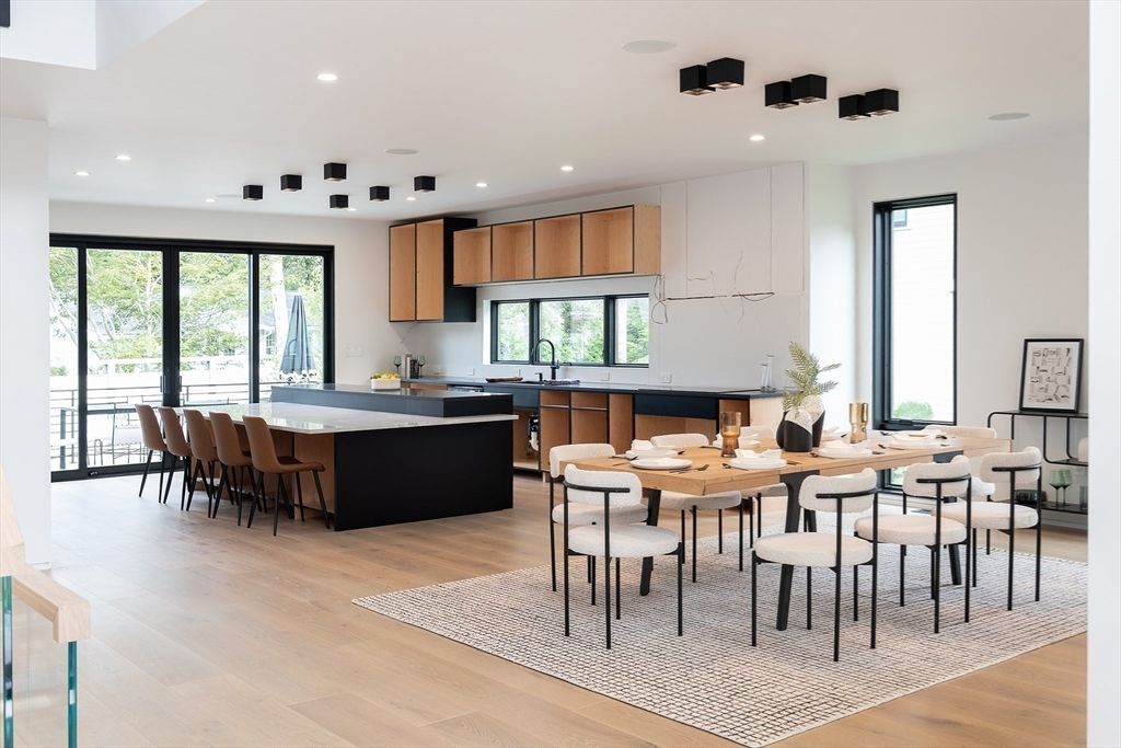 Dining room, Interior, Kitchen, Recessed Lighting, Wood Texture Flooring