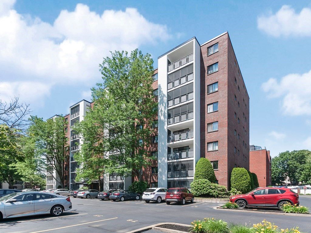 Exterior, Facade, Condo Building