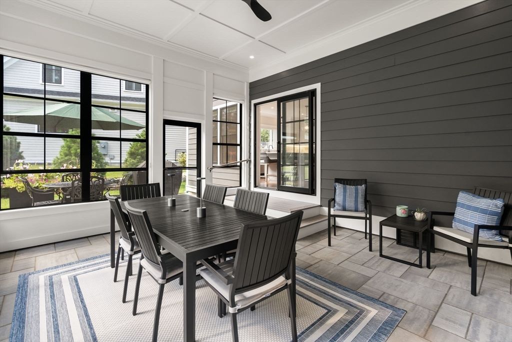 Dining room, Interior, Recessed Lighting