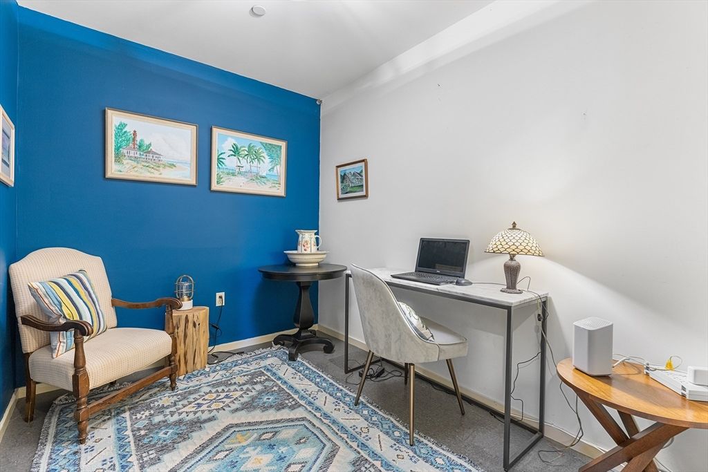 Home Office, Interior