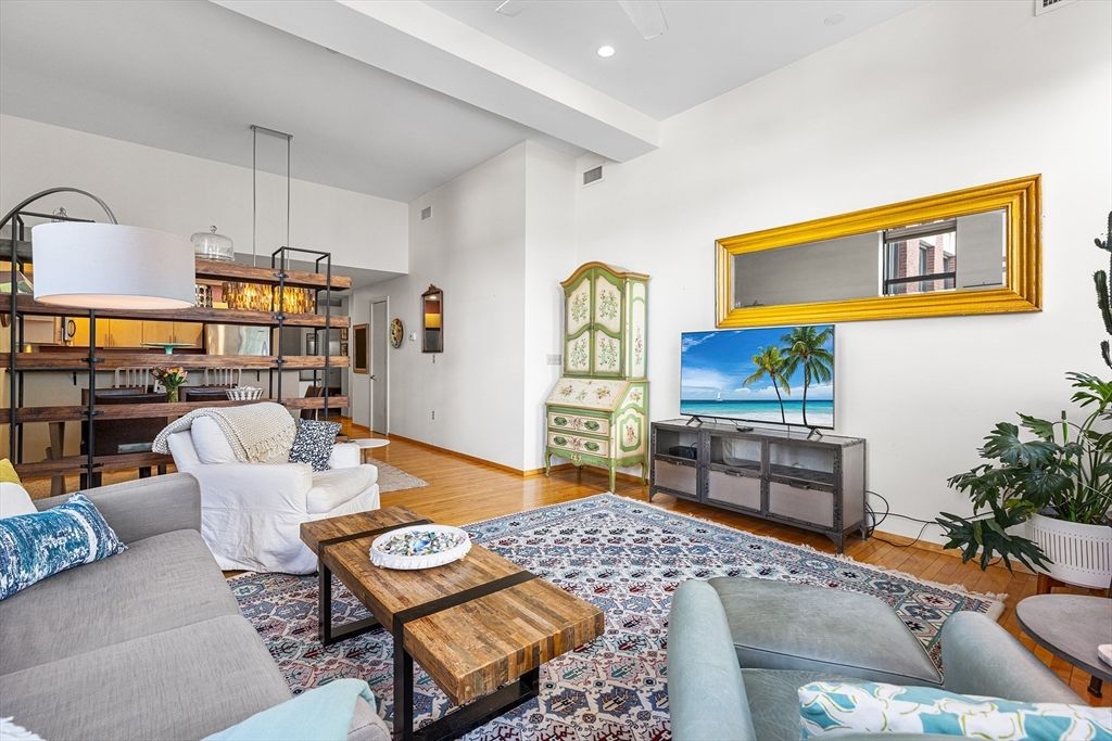 Interior, Living room, Pendant Lights, Recessed Lighting, Wood Texture Flooring