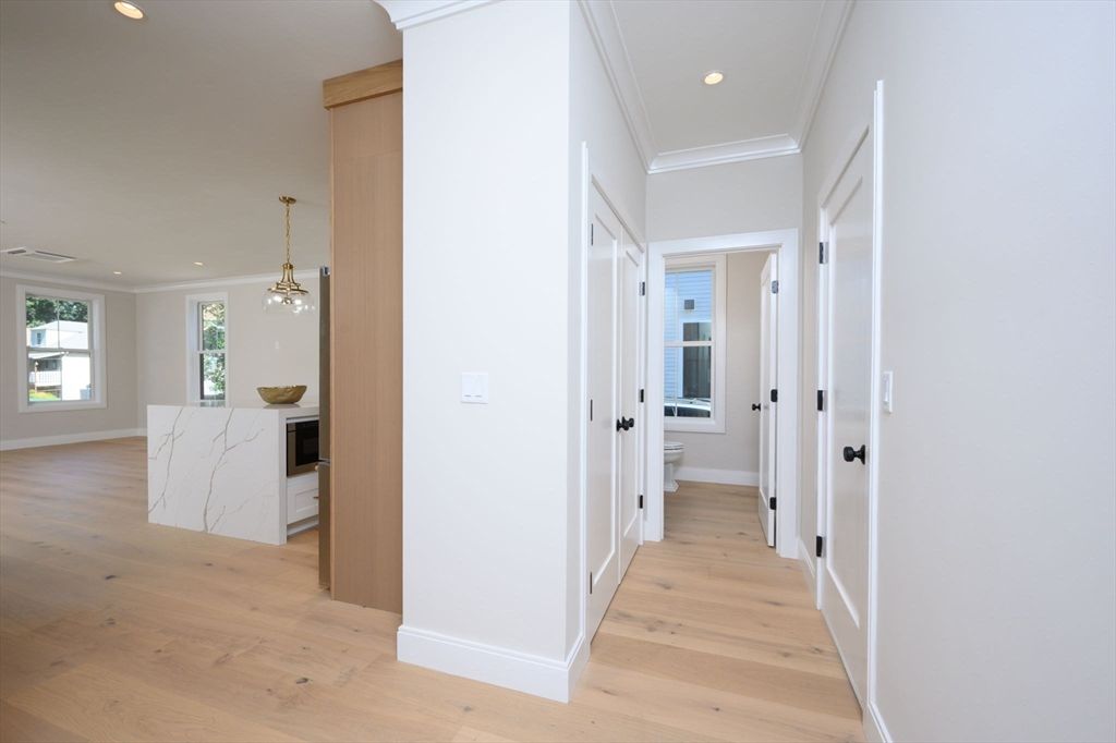 Interior, Pendant Lights, Recessed Lighting, Wood Texture Flooring