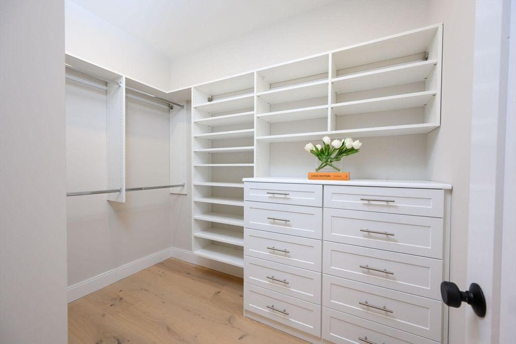 Interior, Walk-in Closets, Wood Texture Flooring