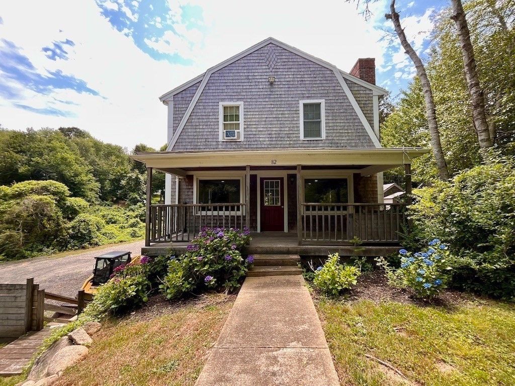 Exterior, Facade, Queen Anne Victorian