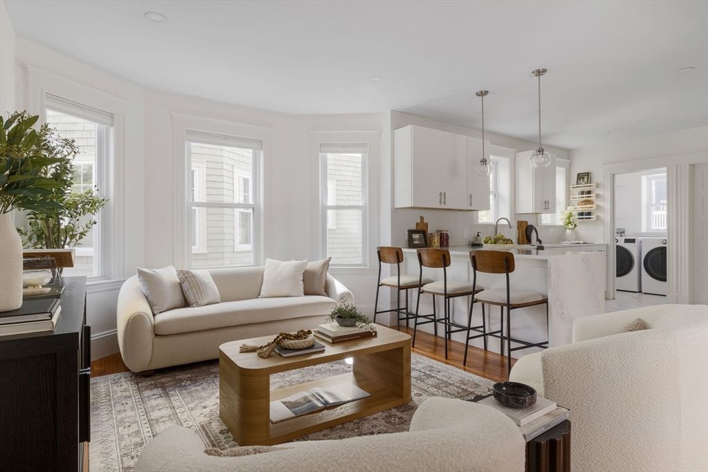 Interior, Kitchen, Living room, Pendant Lights, Washer, Wood Texture Flooring