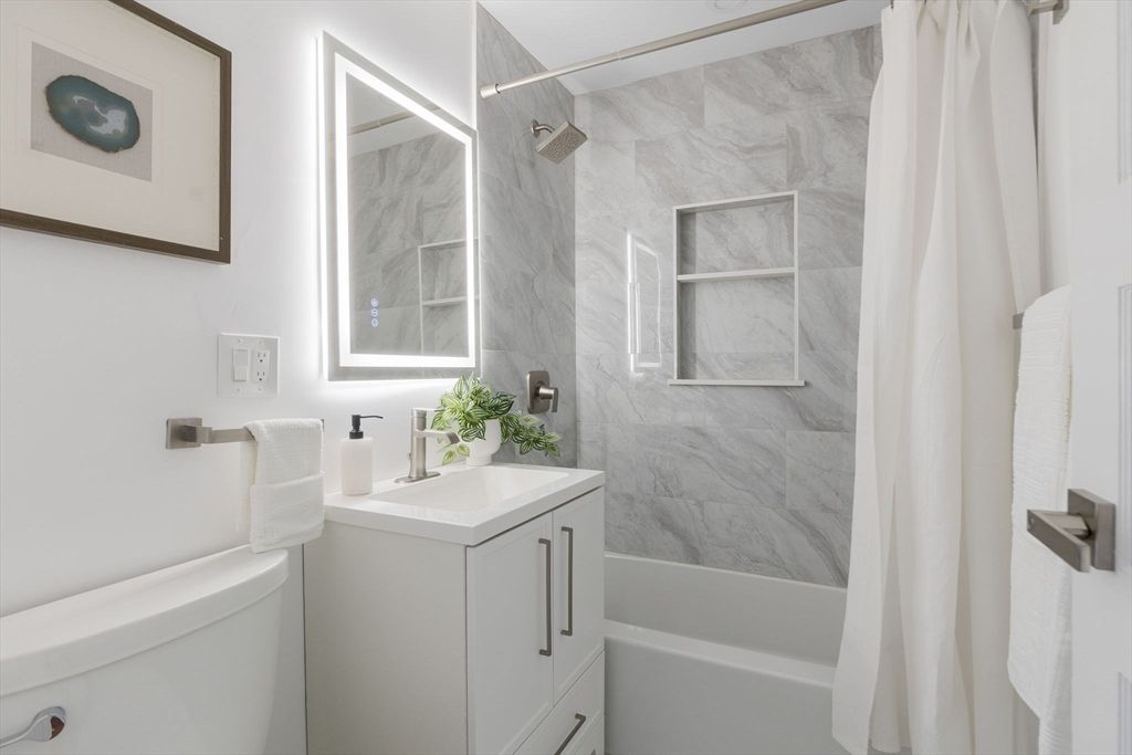 Bathroom, Interior, Marble Walls