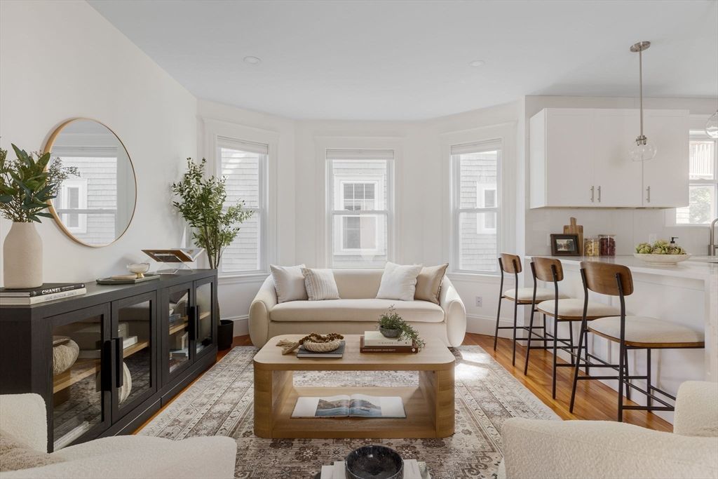 Interior, Living room, Pendant Lights, Wood Texture Flooring