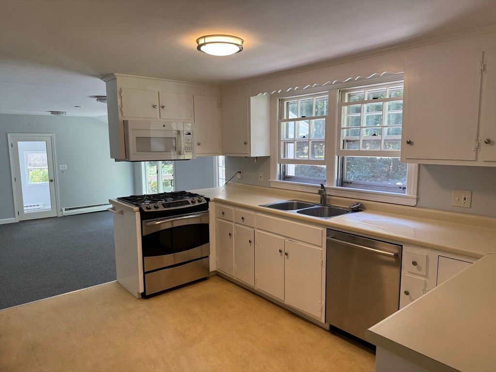 Interior, Kitchen, Stainless Steel Appliances