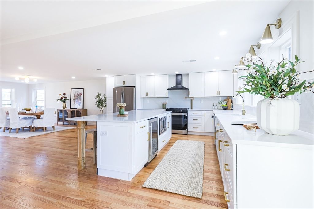 Dining room, Interior, Kitchen, Recessed Lighting, Stainless Steel Appliances, Wood Texture Flooring