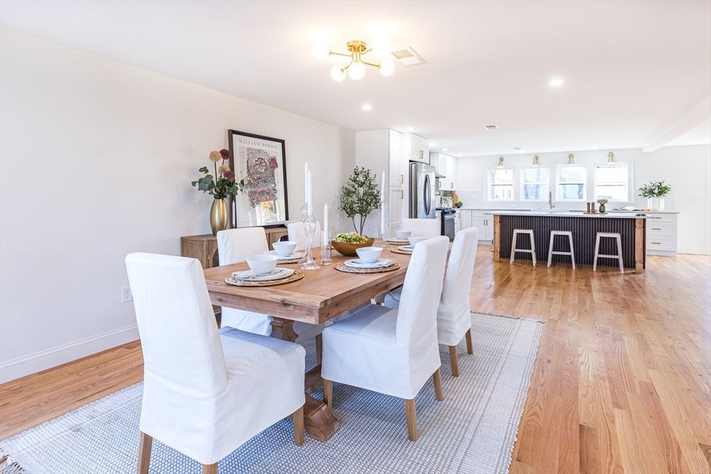 Dining room, Interior, Kitchen, Recessed Lighting, Wood Texture Flooring