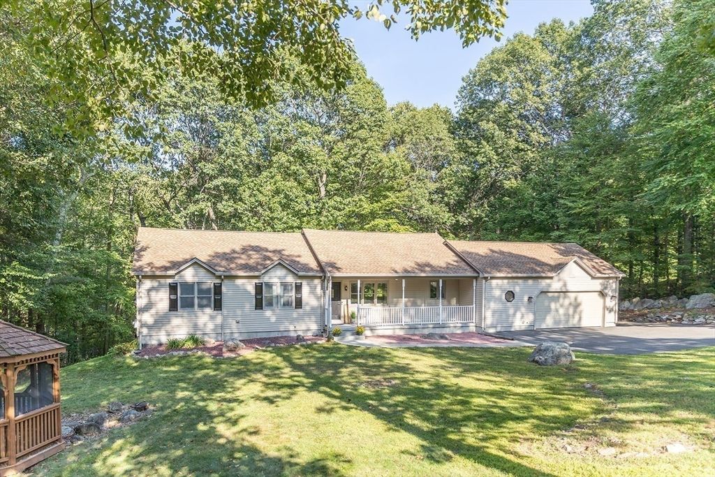 Backyard, Detached Garage, Exterior