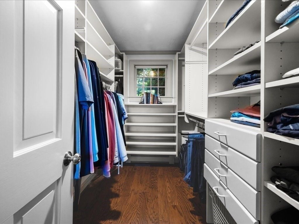 Interior, Walk-in Closets, Wood Texture Flooring