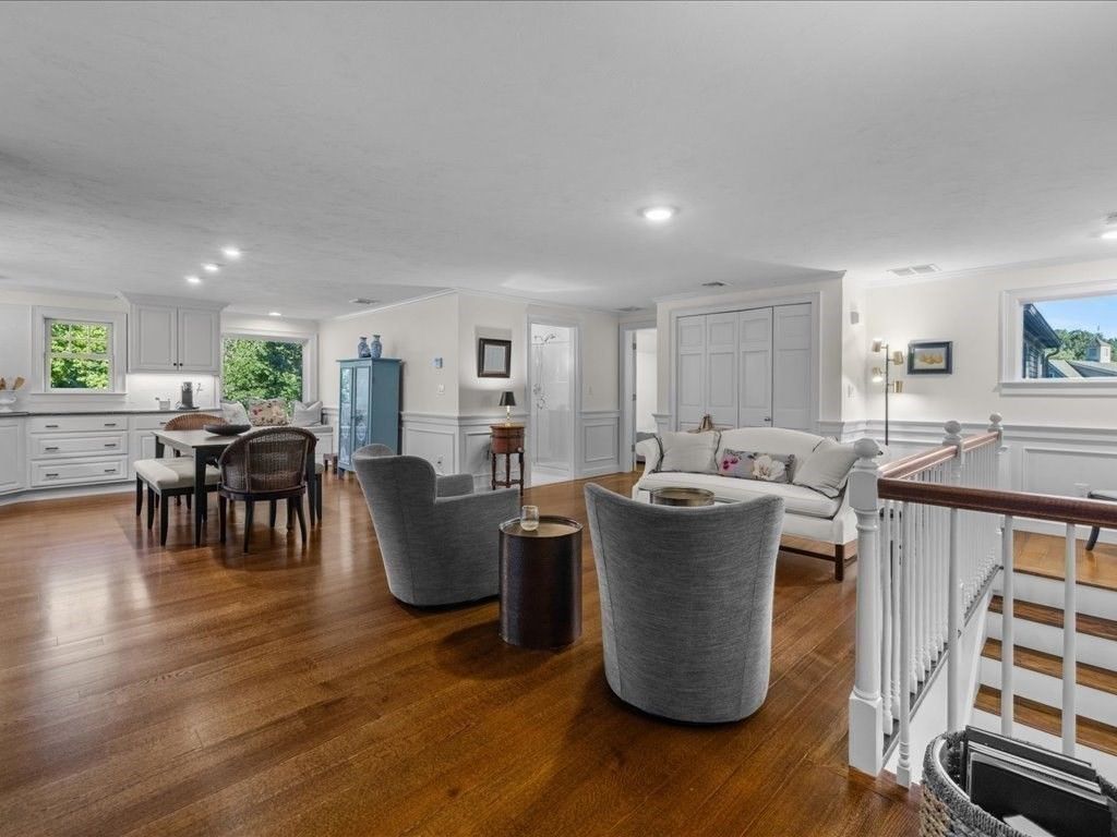 Dining room, Interior, Living room, Recessed Lighting, Wood Texture Flooring