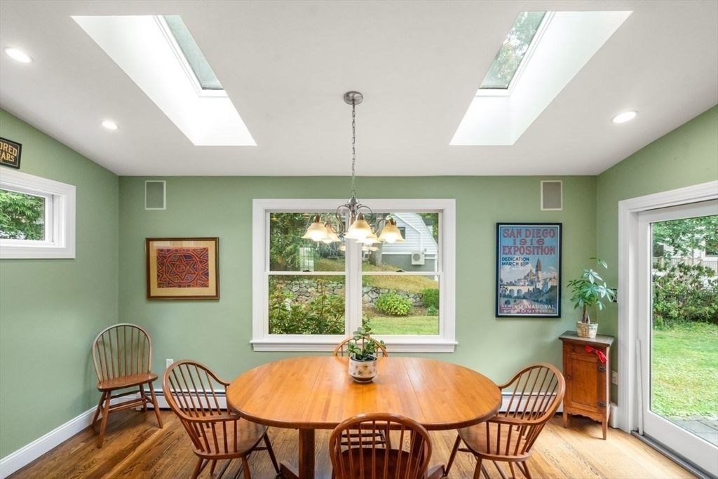 Dining room, Glass Ceilings, Interior, Pendant Lights, Recessed Lighting, Wood Texture Flooring
