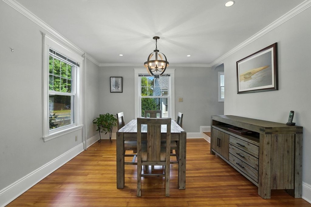 Dining room, Interior, Pendant Lights, Recessed Lighting, Wood Texture Flooring