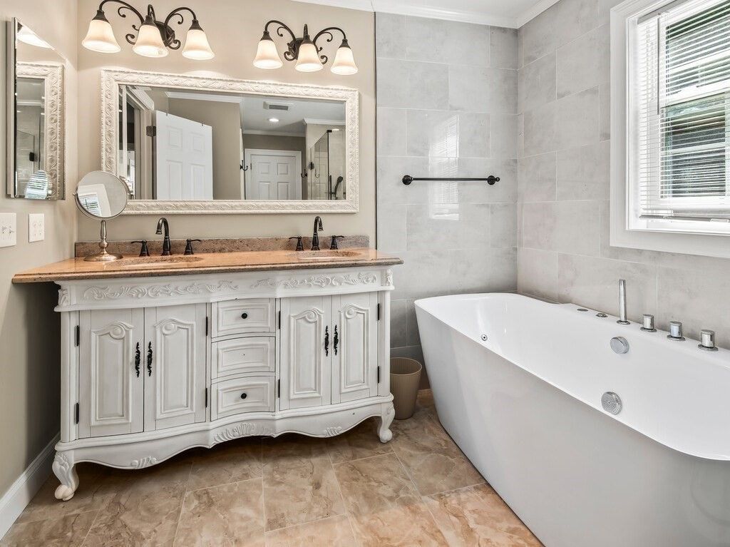 Bathroom, Dual Sink Vanities, Free Standing Baths, Interior