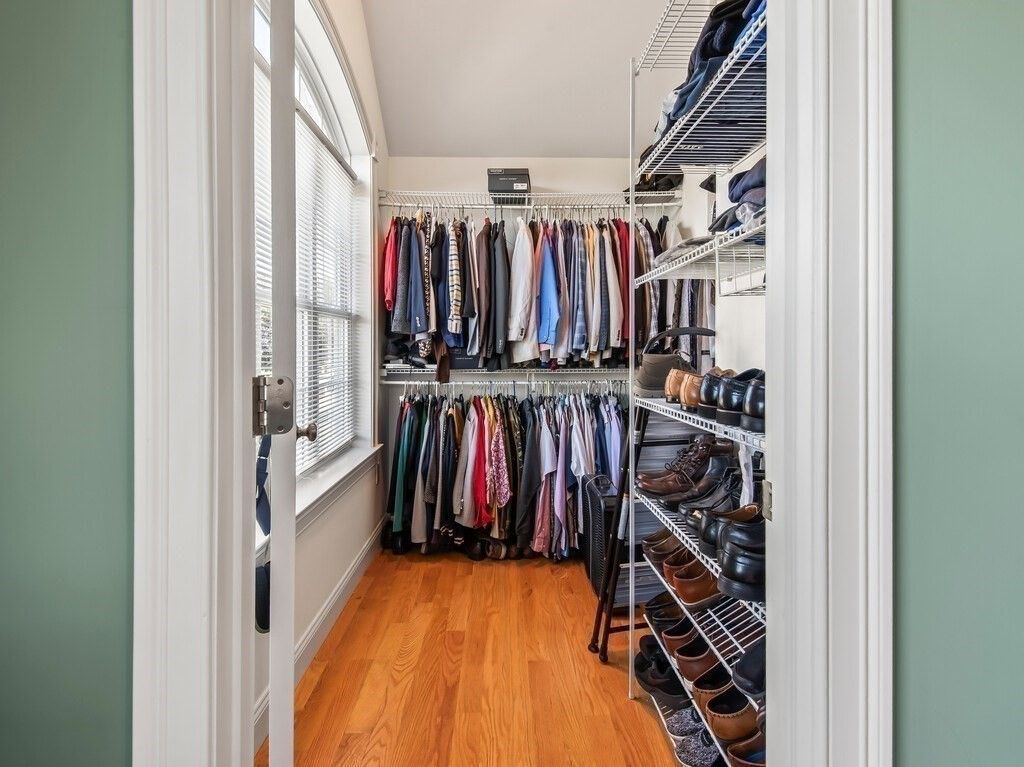 Interior, Walk-in Closets, Wood Texture Flooring