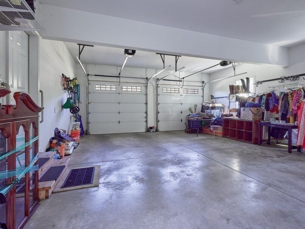 Garage, Interior