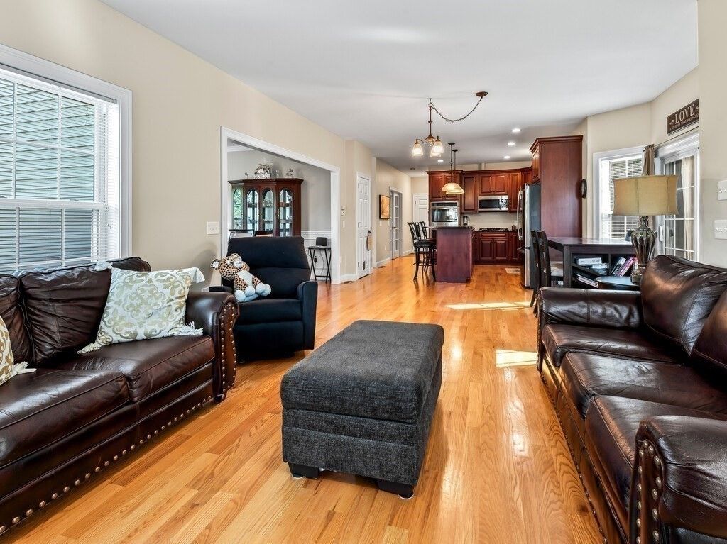 Dining room, Interior, Kitchen, Living room, Pendant Lights, Recessed Lighting, Wood Texture Flooring