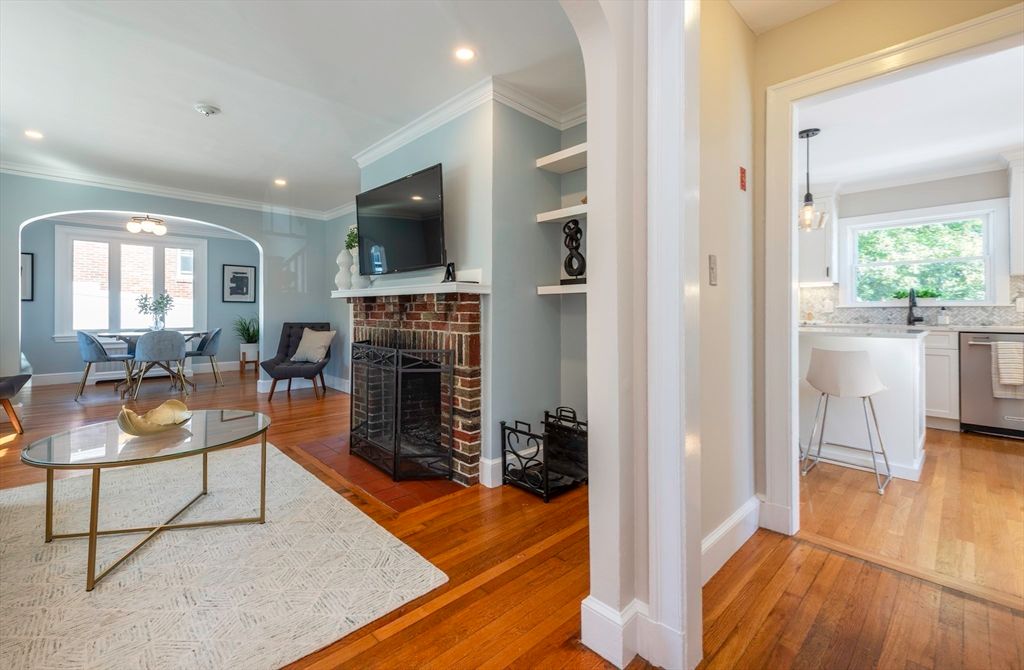 Dining room, Fireplace, Interior, Pendant Lights, Recessed Lighting, Wood Texture Flooring
