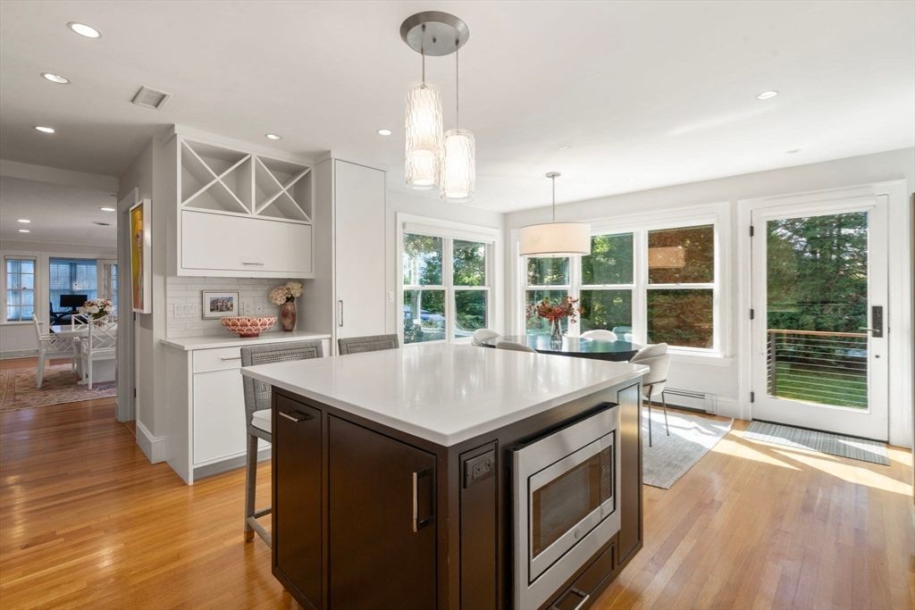 Dining room, Interior, Kitchen, Pendant Lights, Recessed Lighting, Wood Texture Flooring