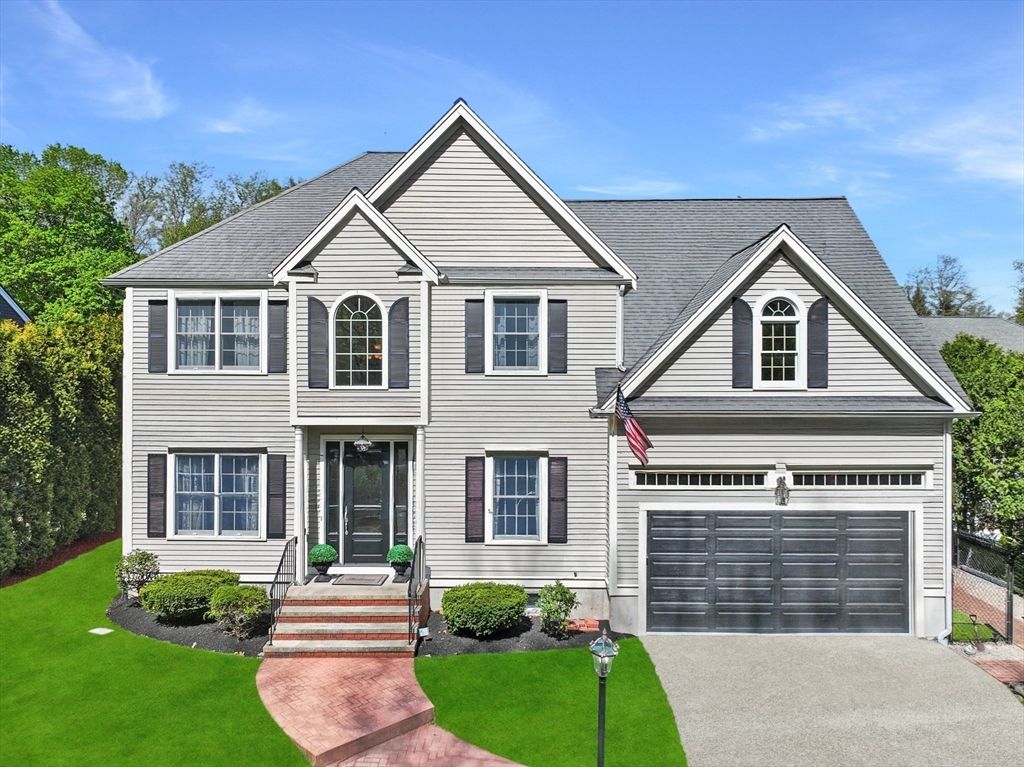 Attached, Exterior, Facade, Brick Traditional