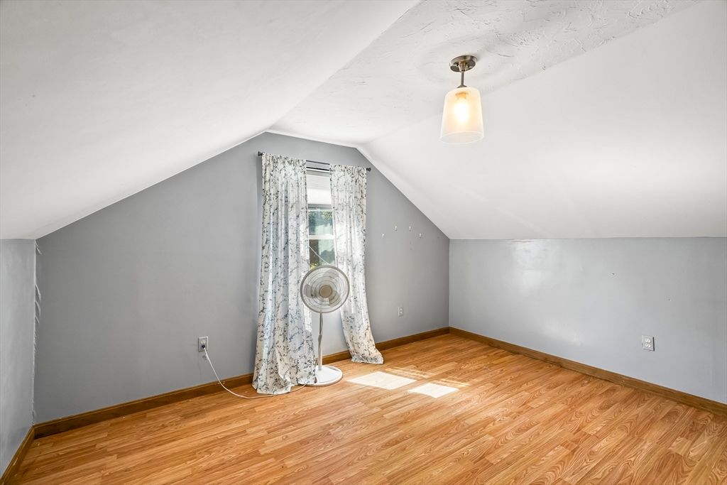 Empty room, Interior, Pendant Lights, Wood Texture Flooring