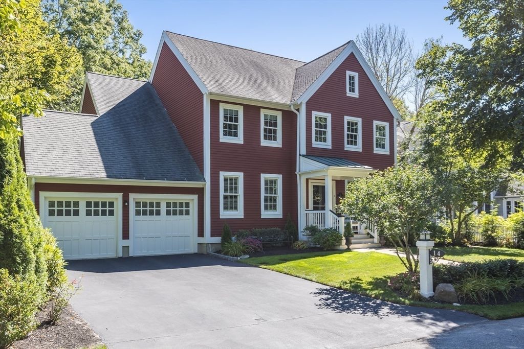 Attached, Exterior, Facade, Farmhouse