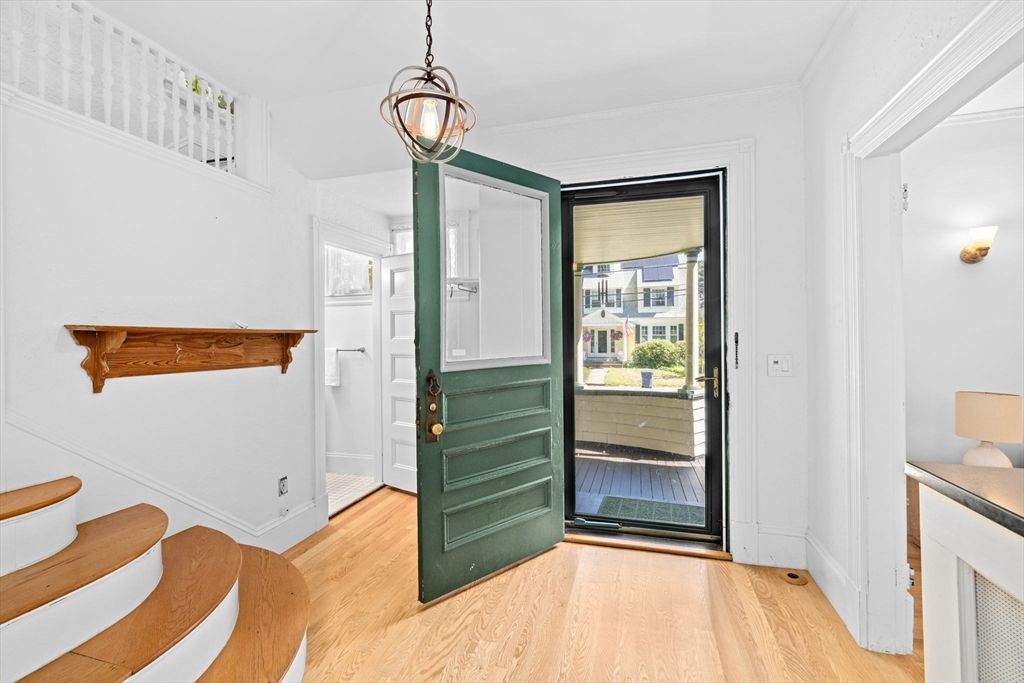 Interior, Pendant Lights, Wood Texture Flooring