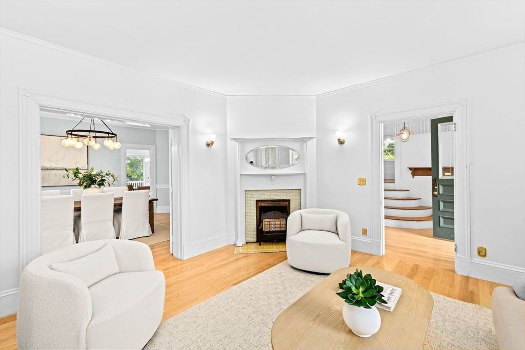 Dining room, Fireplace, Interior, Pendant Lights, Wood Texture Flooring