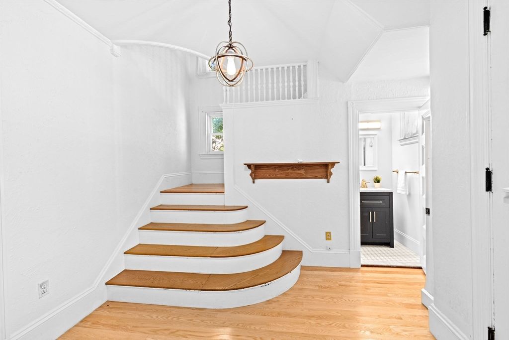 Interior, Pendant Lights, Wood Texture Flooring