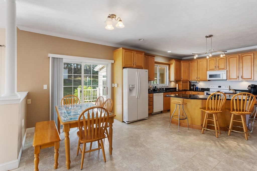 Dining room, Interior, Kitchen, Pendant Lights, Recessed Lighting