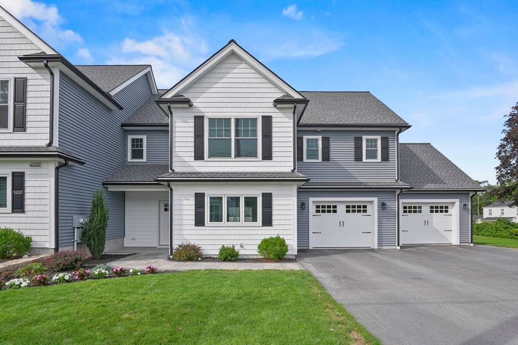 Attached, Exterior, Facade, Farmhouse