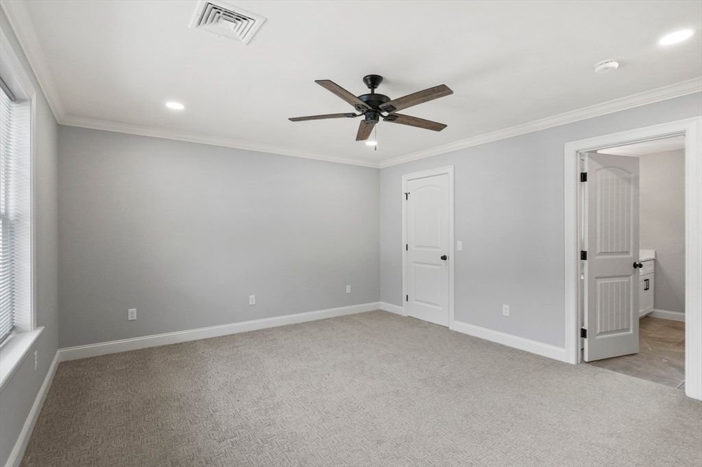 Empty room, Interior, Recessed Lighting