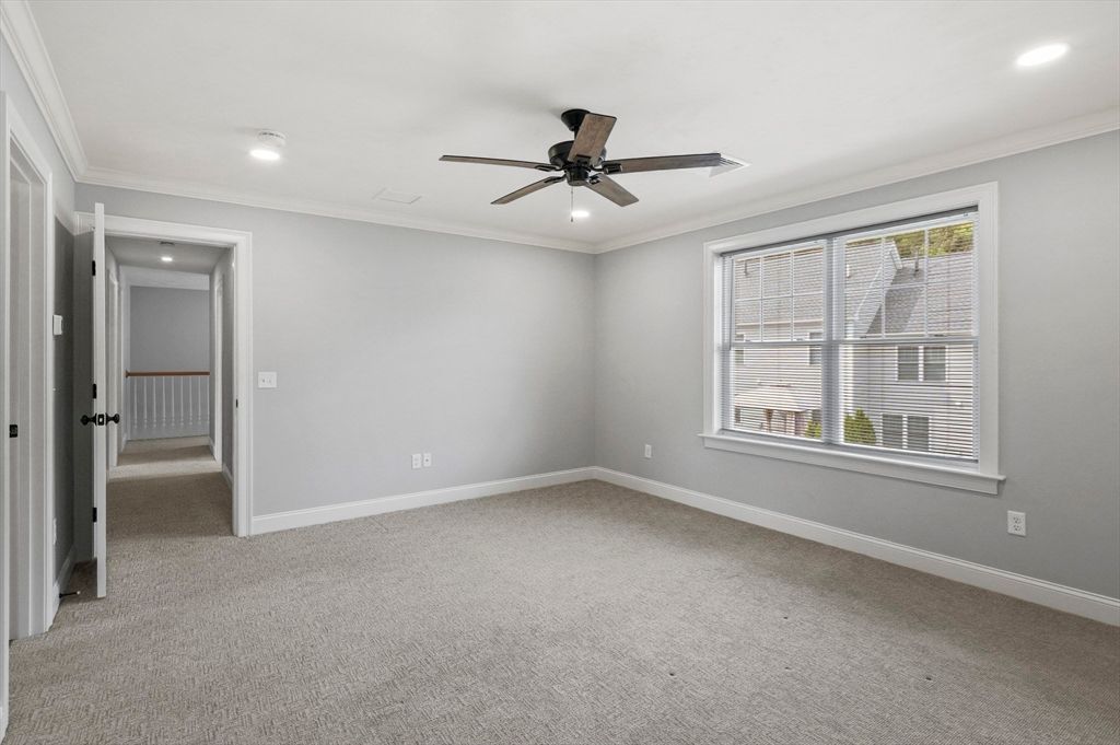Empty room, Interior, Recessed Lighting