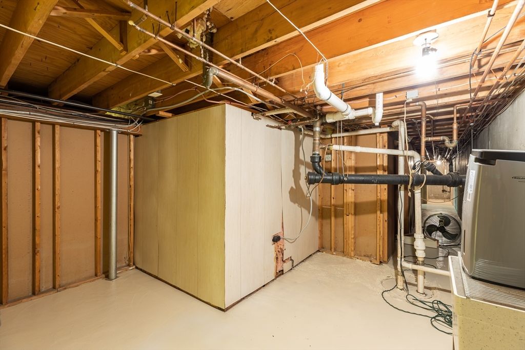 Interior, Washer, Wooden Beams, Wooden Ceilings