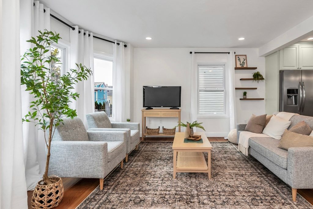 Interior, Living room, Recessed Lighting, Wood Texture Flooring