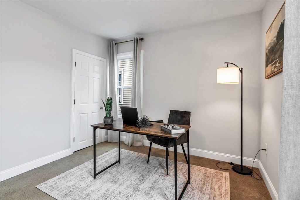 Home Office, Interior