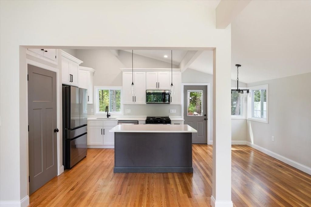 Interior, Kitchen, Pendant Lights, Recessed Lighting, Wood Texture Flooring