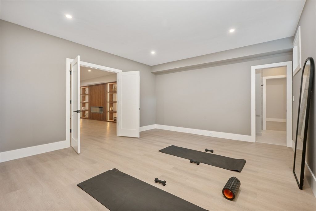 Interior, Recessed Lighting, Wood Texture Flooring