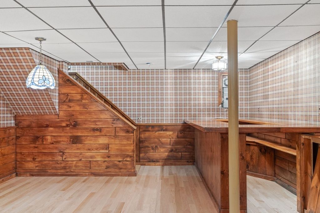 Interior, Pendant Lights, Wood Texture Flooring, Wooden Walls